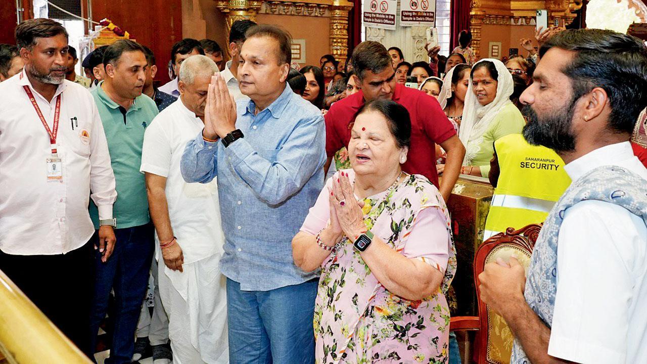 કોકિલાબહેન અને અનિલ અંબાણી સાળંગપુરમાં