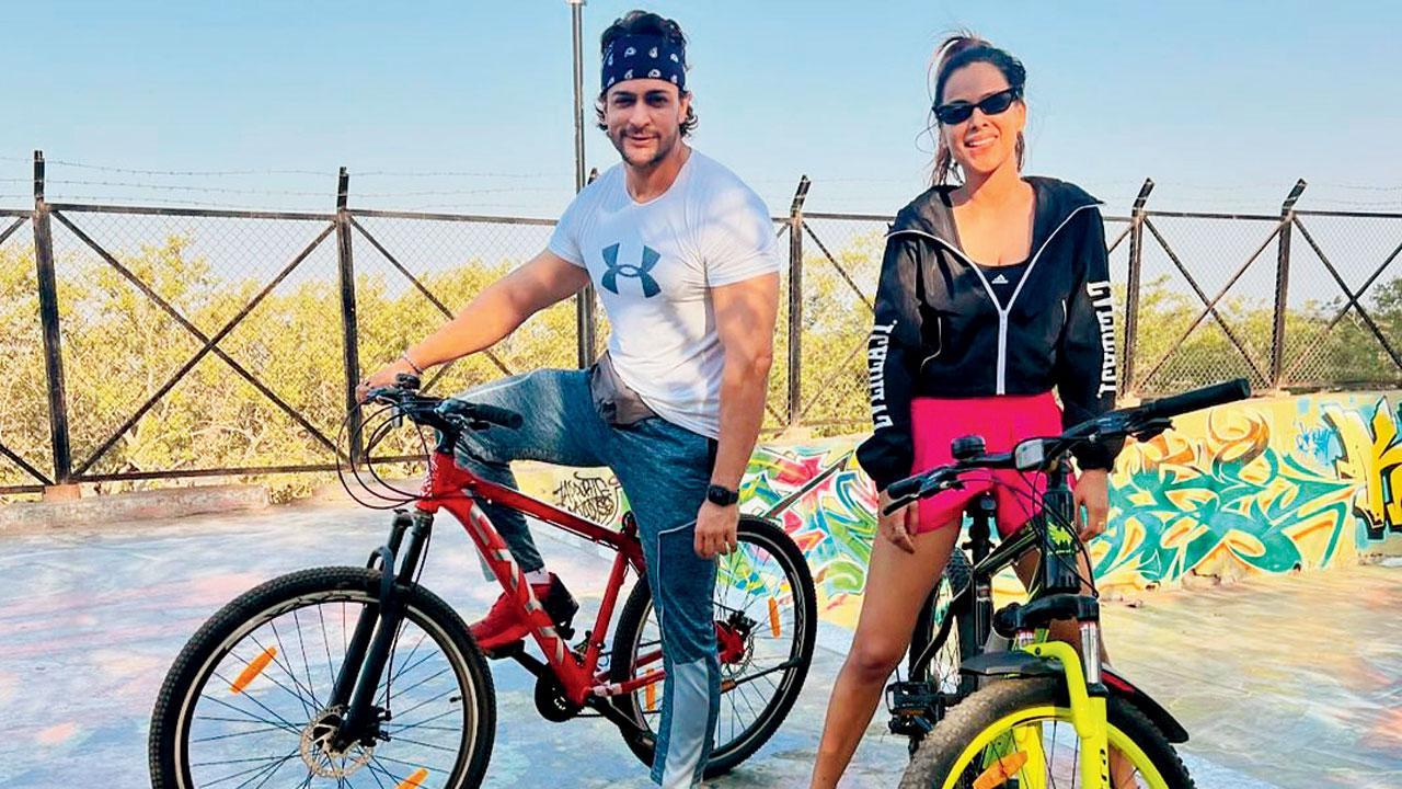 નિયા શર્મા શાલીન ભનોત સાથે