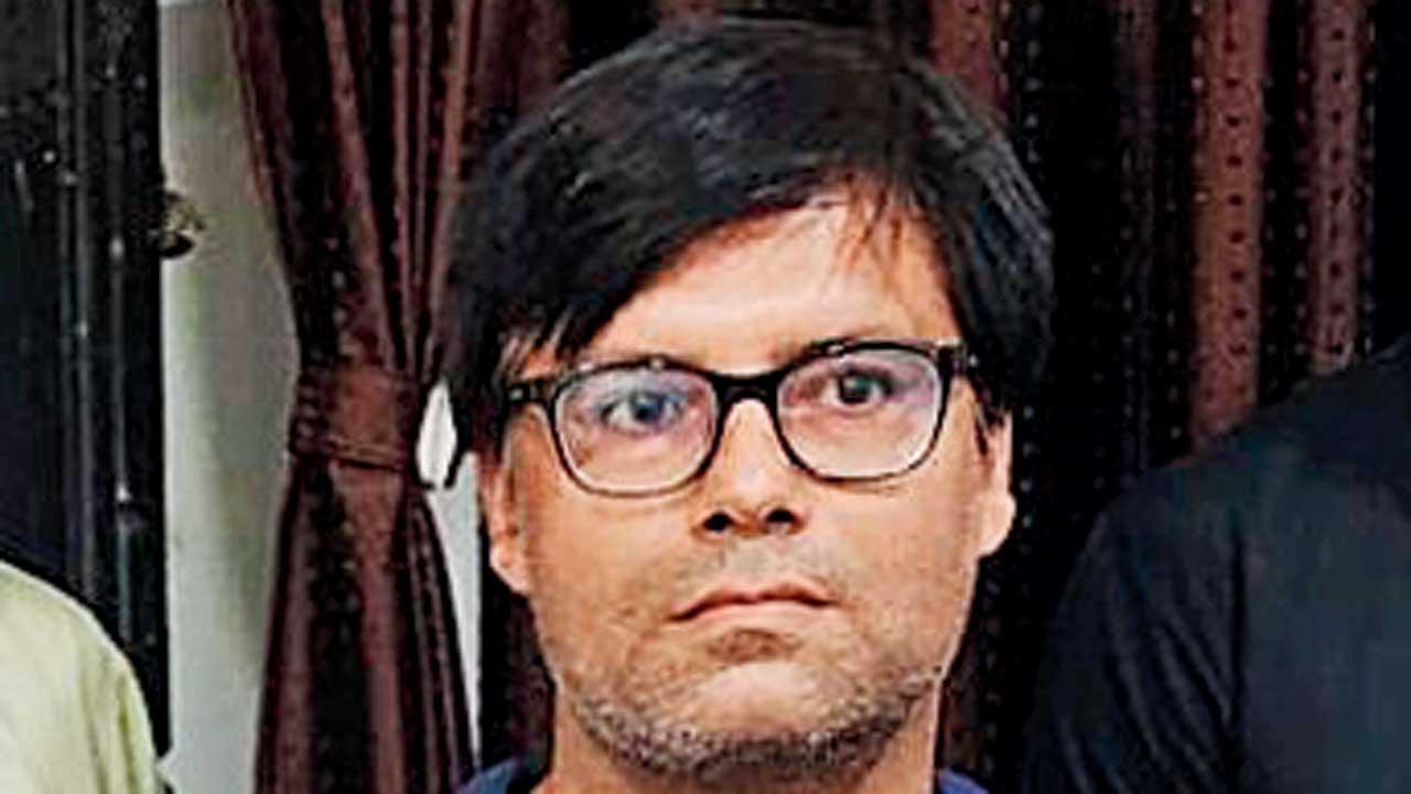 ધવલ ભરત ઠક્કર