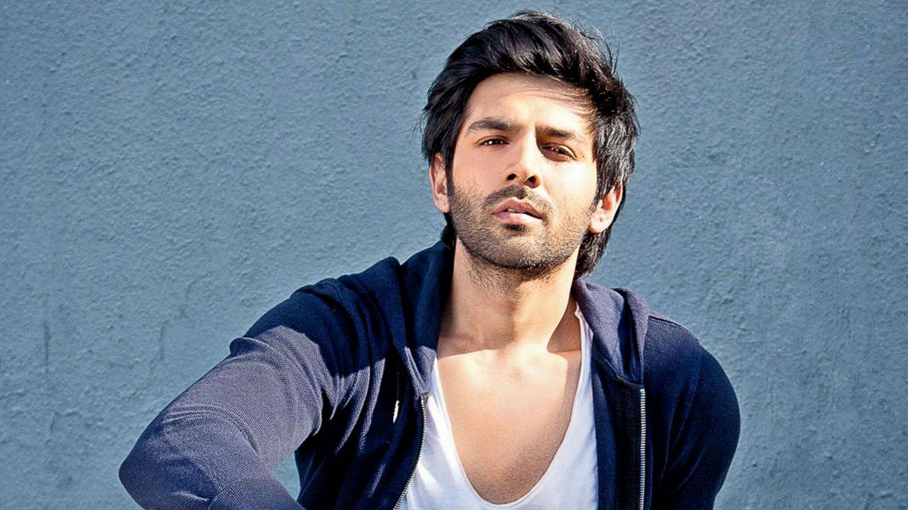 કાર્તિક આર્યનની તસવીર