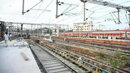 તસવીરો: કીર્તિ સર્વે પરેડ, ફાઇલ અને ઍક્સ