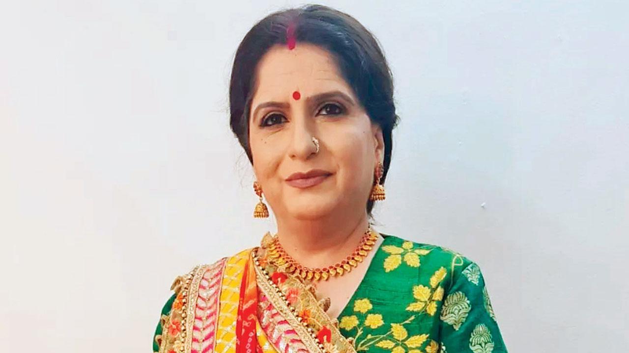 નિમિષા વખારિયા ગુજરાતી નાટકો ઉપરાંત હિન્દી ટીવી-સિરિયલ અને ફિલ્મોનાં બહુ જાણીતાં ઍક્ટ્રેસ છે