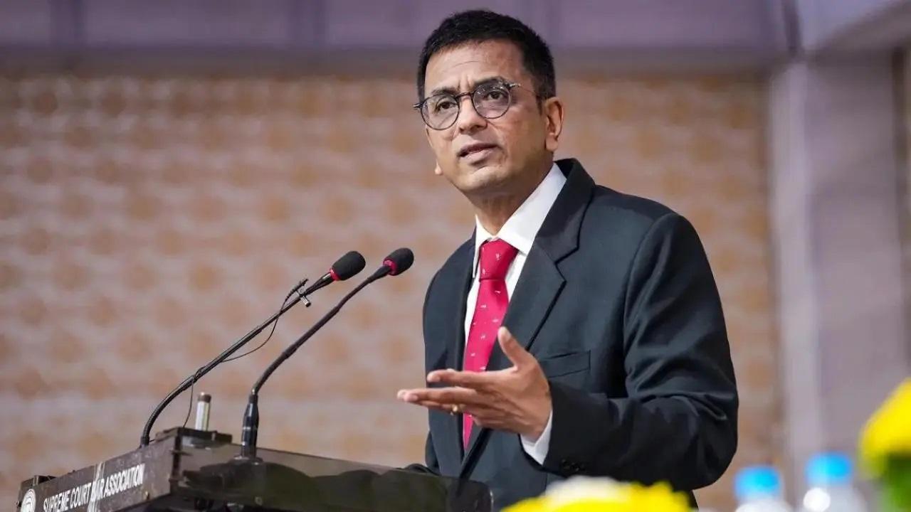 ચીફ જસ્ટિસ ડીવાય ચંદ્રચૂડ