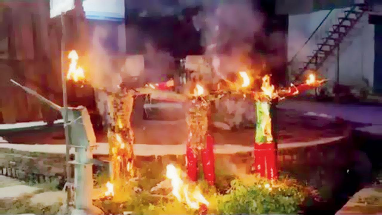 એક પત્નીએ સાસુ-સસરા, નણંદ, પતિ અને પતિ સાથે લિવ-ઇનમાં રહેતી ગર્લફ્રેન્ડનાં પૂતળાં બાળ્યાં