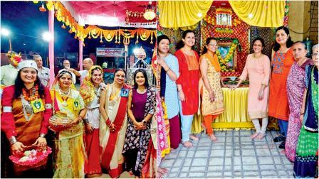 સોસાયટીઓ જ્યાંનું નવરાત્રિ સેલિબ્રેશન છે યુનિક