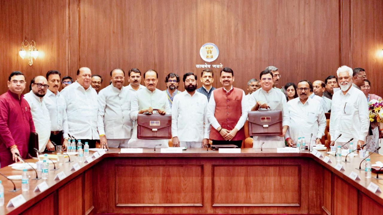 એકનાથ શિંદે, દેવેન્દ્ર ફડણવીસ, અજિત પવાર