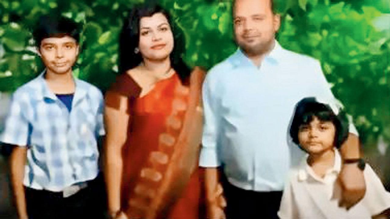 ઇન્ટેલિજન્સ બ્યુરો ઑફિસર મનીષ રંજન પરિવાર