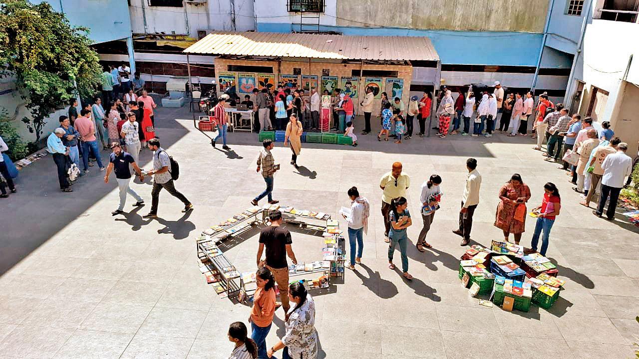 વાંચનની તરસ છિપાવતી પુસ્તક-પરબ