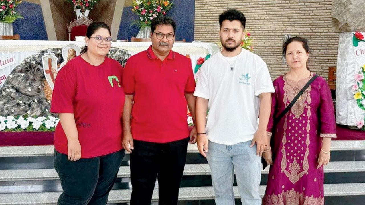 ૫૮ વર્ષના સુશીલ નથાનિયલ તેમનાં ૫૪ વર્ષનાં પત્ની જેનિફરનો જન્મદિવસ મનાવવા દીકરી આકાંક્ષા અને દીકરા ઑસ્ટિન સાથે પહલગામ ફરવા ગયા હતા