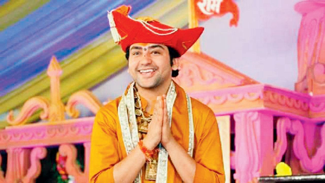 બાગેશ્વર ધામના પંડિત ધીરેન્દ્ર કૃષ્ણ શાસ્ત્રી