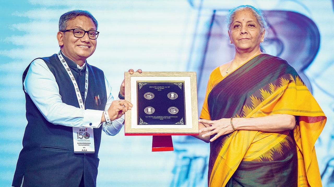 નિર્મલા સીતારમણ મુખ્ય મહેમાન તરીકે ઉપસ્થિત રહ્યાં હતાં