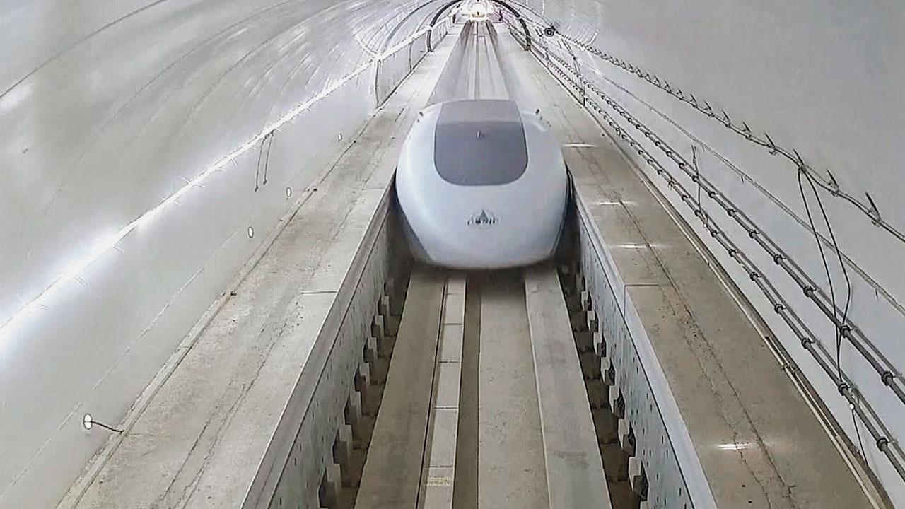 ચીનની આ ટ્રેન જોઈ લો