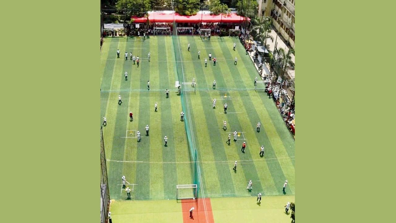 કપોળ યુનિટી કપની અગાઉની સીઝનની તસવીર, જેમાં જુદી-જુદી ટર્ફ પર એકસાથે અનેક મૅચો રમાતી જોઈ શકાય છે