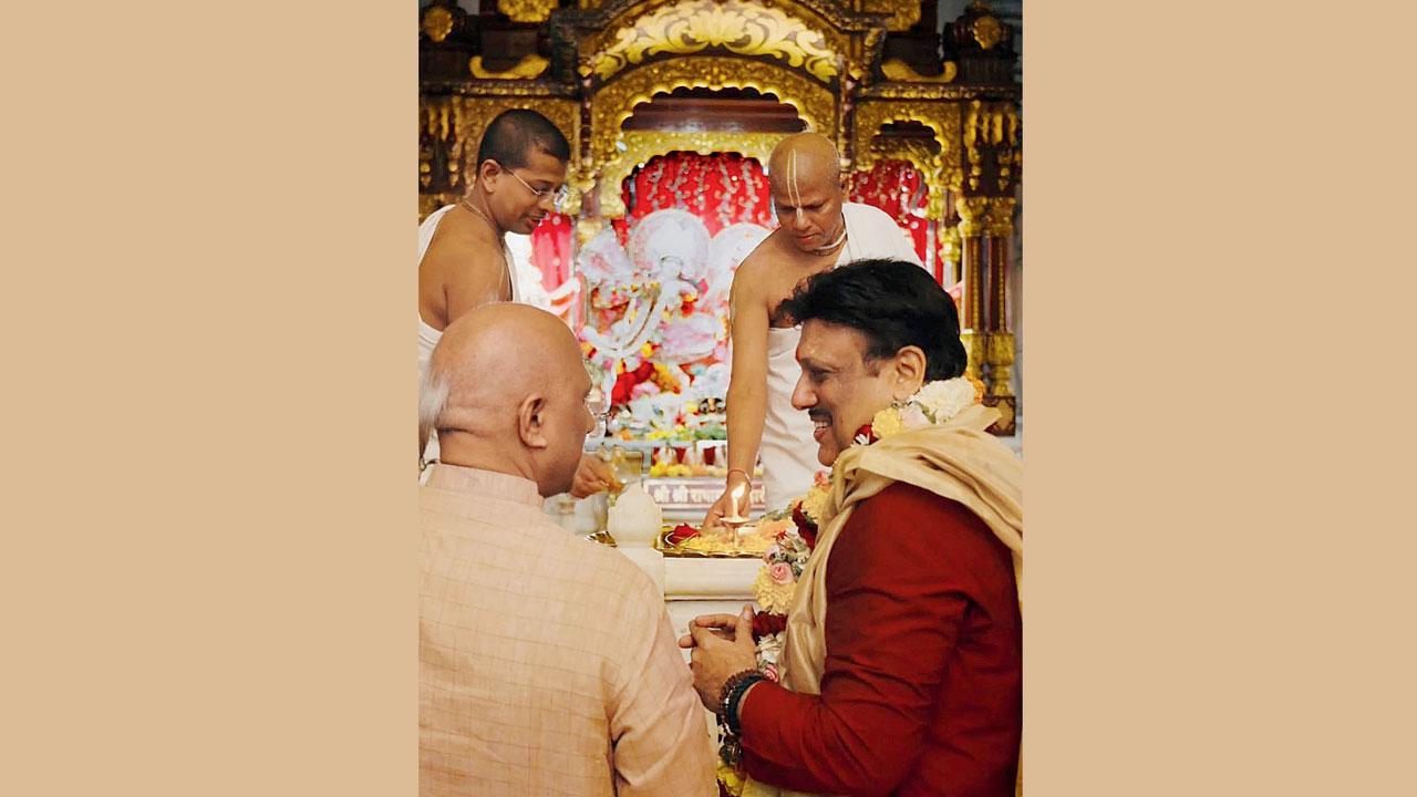 ગોવિંદાએ જન્માષ્ટમી નિમિત્તે જુહુના ઇસ્કૉન મંદિરમાં દર્શન કર્યાં