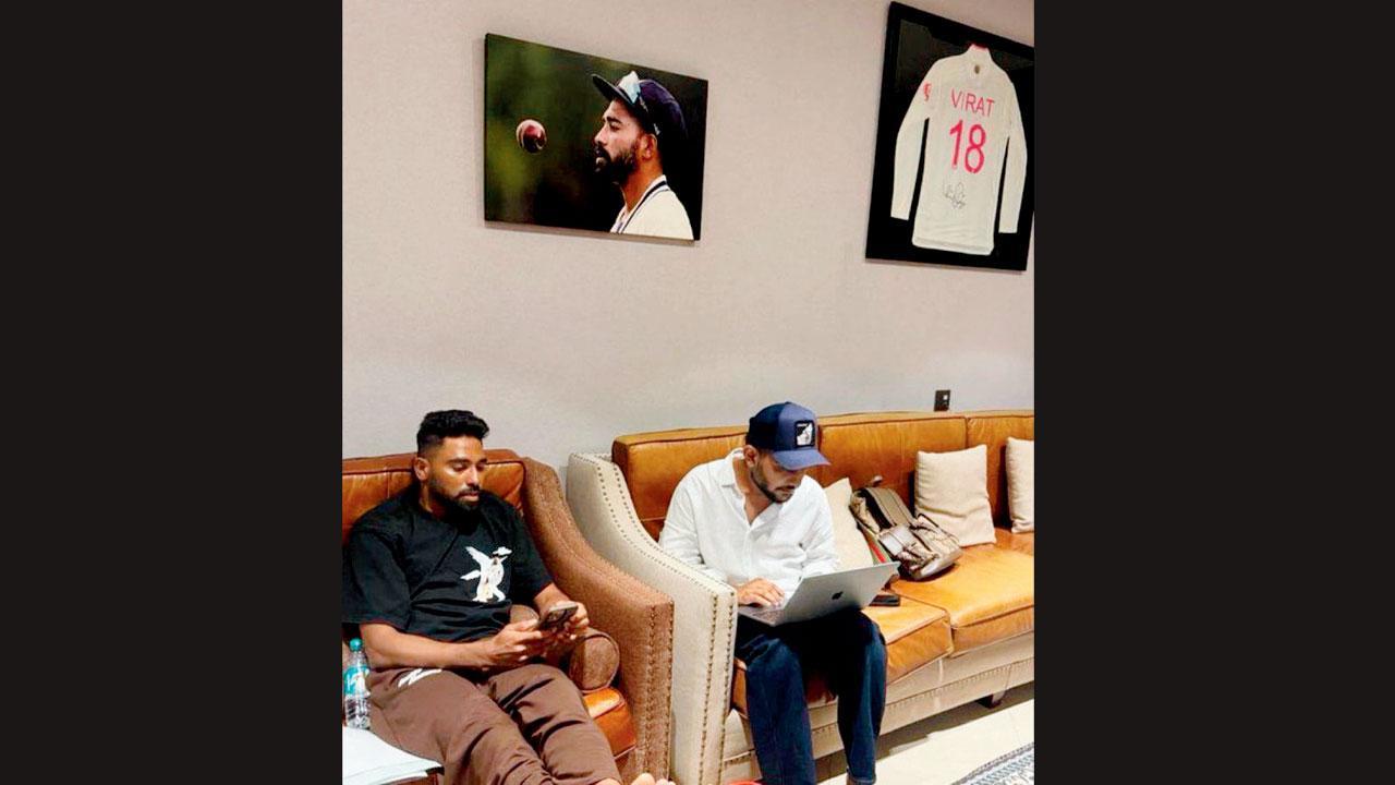 મોહમ્મદ સિરાજના ઘરની દીવાલ પર શોભે છે વિરાટ કોહલીની અમૂલ્ય ગિફ્ટ