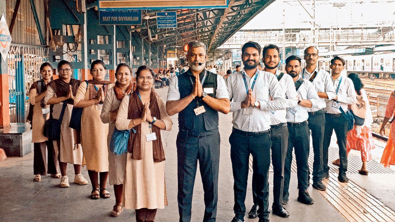 ગઈ કાલે બોરીવલી સ્ટેશન પર ટિકિટચેકિંગ સ્ટાફ.