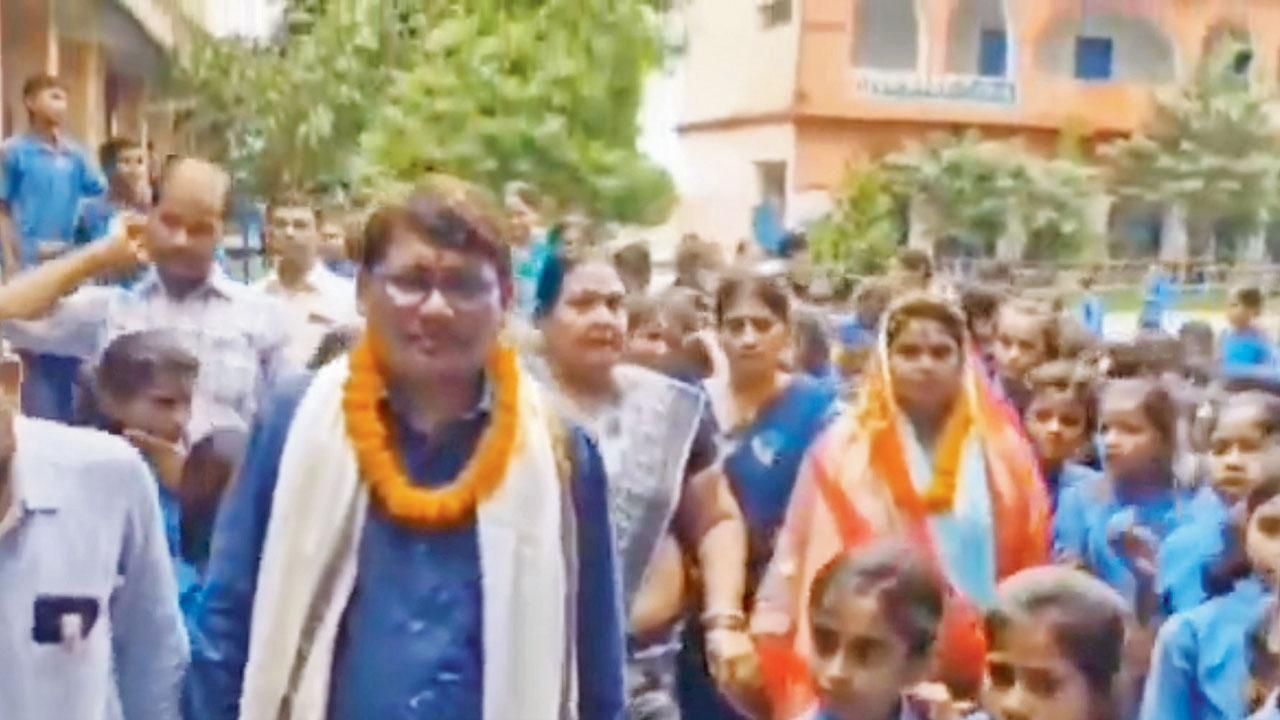 ટીચર્સની ભાવુક વિદાય