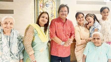 અસિત કુમાર મોદીએ શેર કરેલી તસવીર
