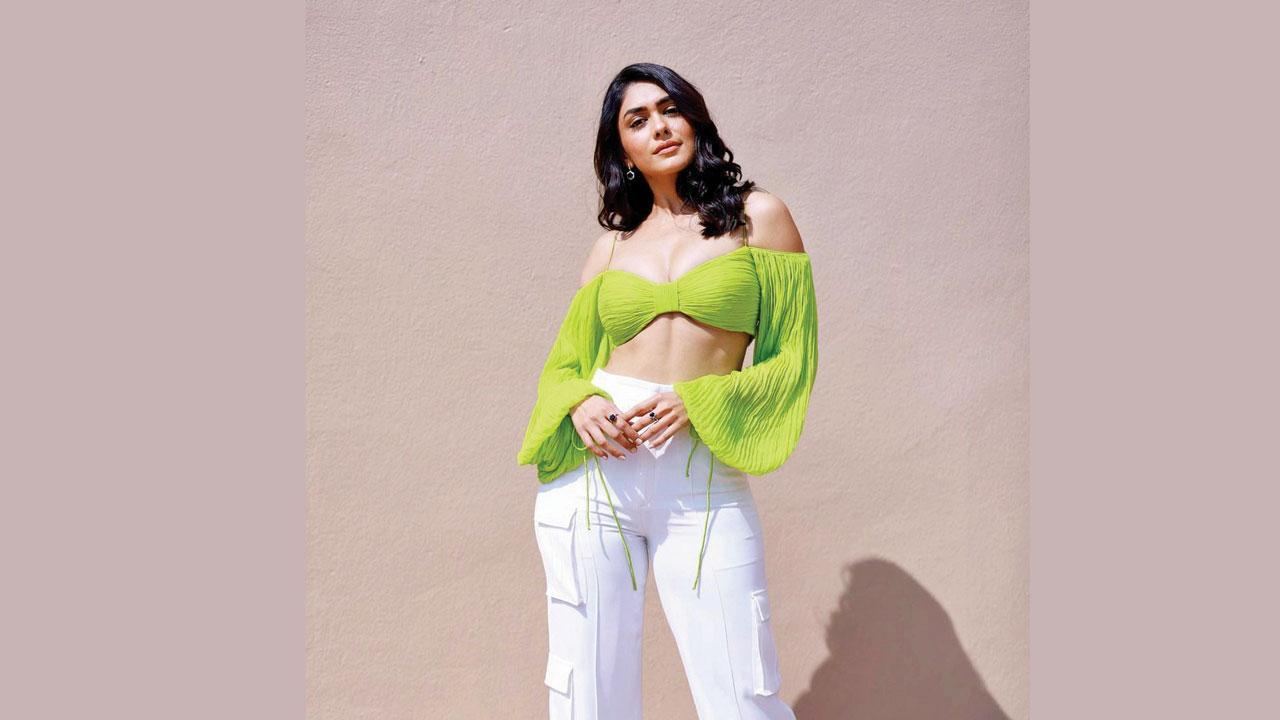 મૃણાલ ઠાકુર