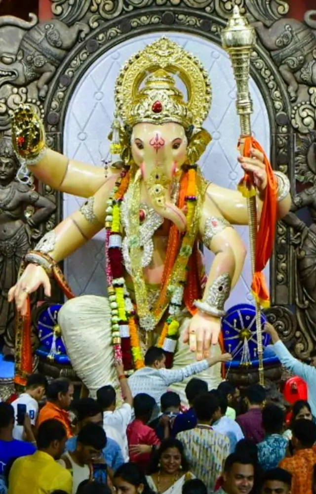 દેશભરના ગણપતિ પંડાલોમાં ઊમટી ભક્તોની ભીડ