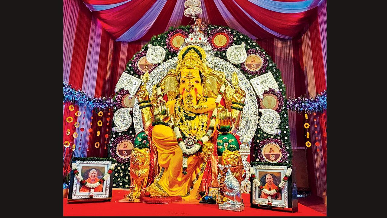 GSB સેવા મંડળના ગણપતિનાં પ્રથમ દર્શન ગઈ કાલે કરાવવામાં આવ્યાં હતાં