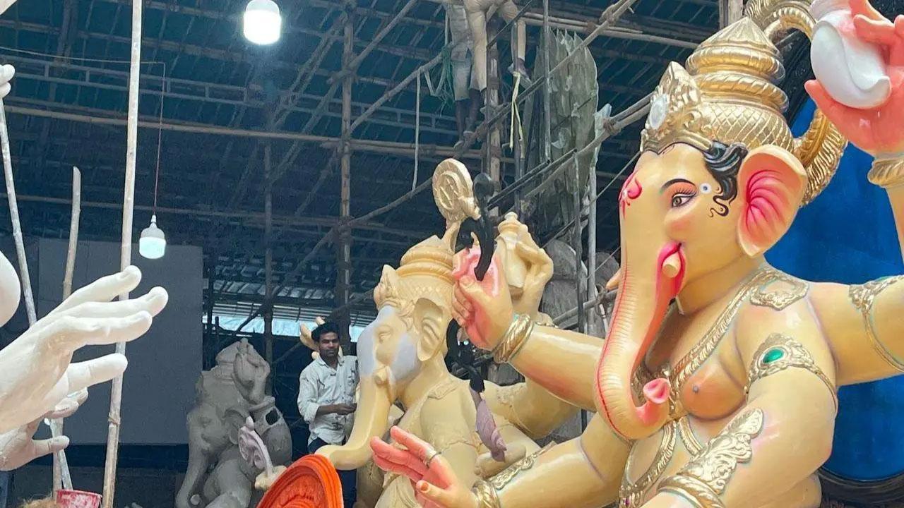 લાડકા બાપ્પાના આગમન માટે અધીરું બન્યું મુંબઈ- જુઓ તસ્વીરો