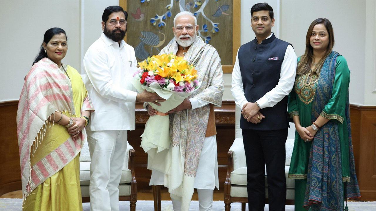 નરેન્દ્ર મોદી સાથે શિંદે પરિવાર