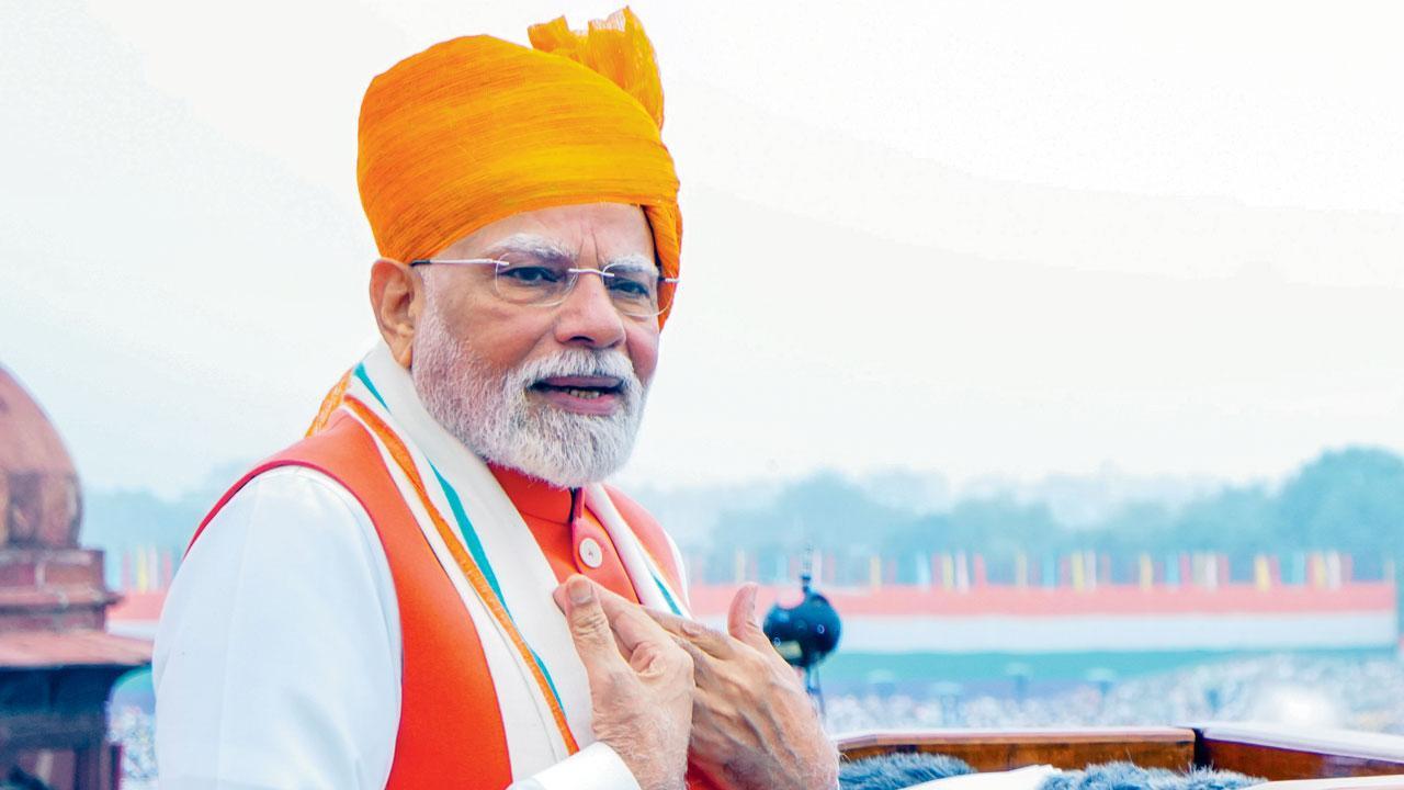વડા પ્રધાનના ૧૨ વર્ષમાં ૧૨ યુનિક સાફા