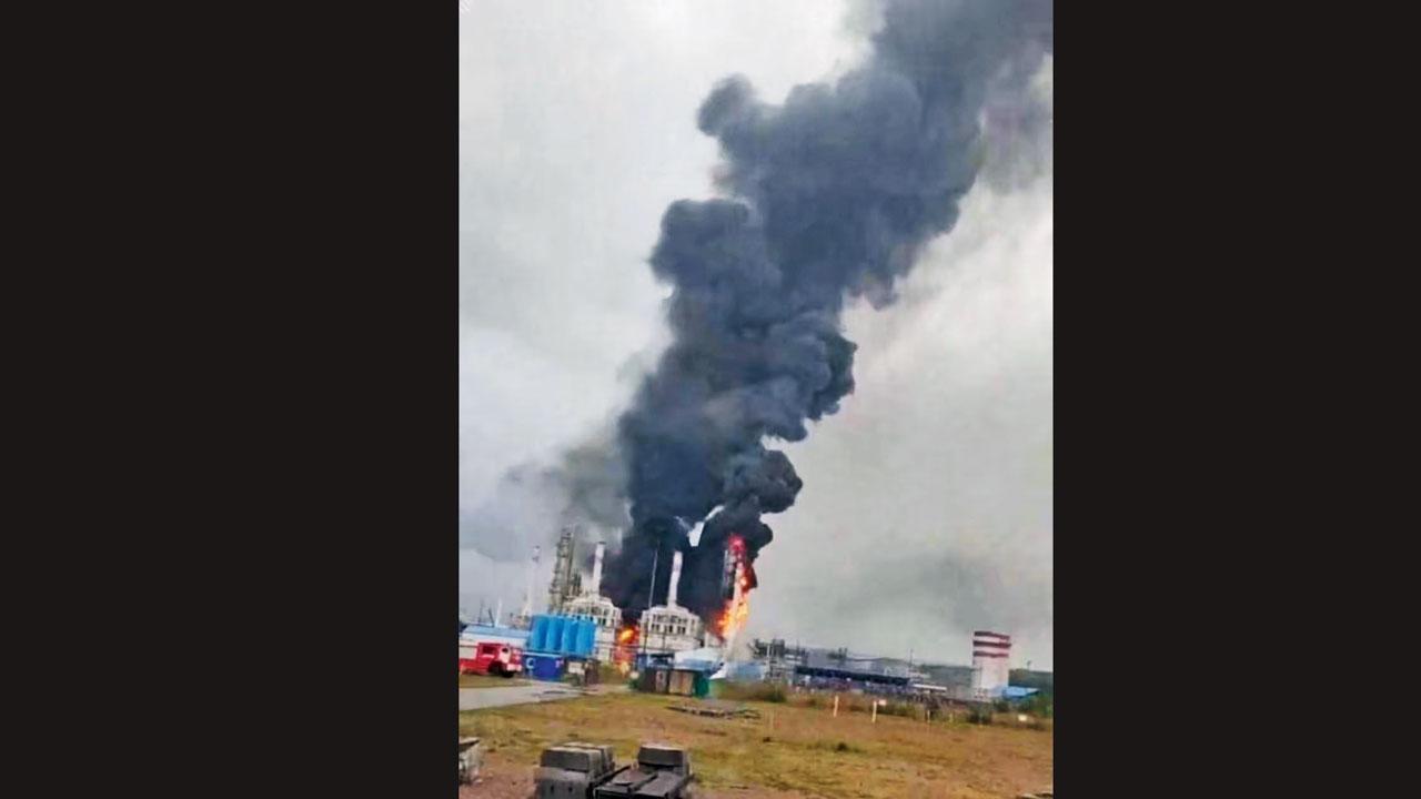 યુક્રેને રવિવારે રશિયા પર મોટો ડ્રોન હુમલો કર્યો