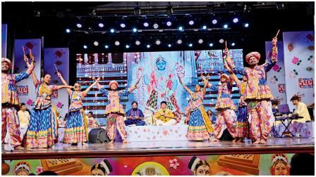 મિડ-ડે કૃષ્ણ ઉત્સવમાં નૃત્ય પરફોર્મન્સ (તસવીરો : શાદાબ ખાન અને અતુલ કાંબળે)