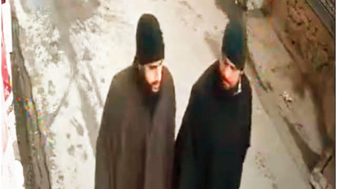 CCTV કૅમેરાનાં ફુટેજમાં જોવા મળ્યા લશ્કર-એ-તય્યબાના બે આતંકવાદીઓ