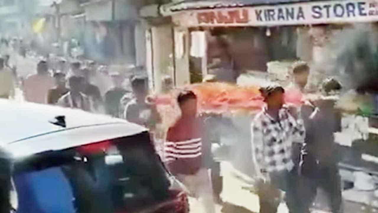 દીકરીએ દોસ્ત સાથે ભાગીને લગ્ન કરી લીધાં એટલે પરિવારે લોટનું શબ બનાવીને તેના અંતિમ સંસ્કાર કર્યા 