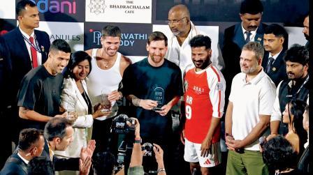 તેલંગણના મુખ્ય પ્રધાન રેવંત રેડ્ડી સાથે ફુટબૉલ રમ્યો અને રાહુલ ગાંધીને પણ મળ્યો