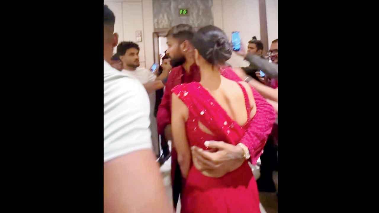 હાર્દિક પંડ્યા-માહિકા શર્મા સાથે ભીડે કર્યો દુર્વ્યવહાર