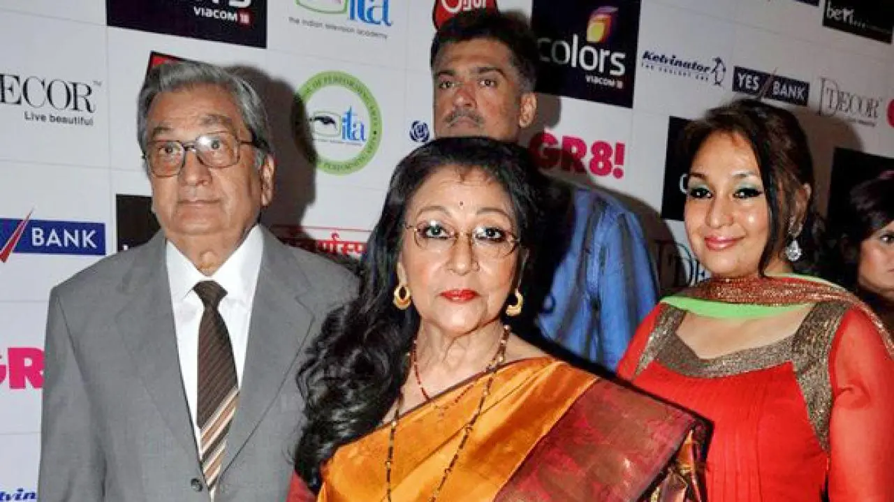 માલા સિંહા પરિવાર સાથે