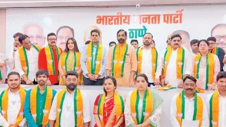 બુધવારે મયૂર શિંદે સહિત થાણેના કેટલાક આગેવાનોએ BJPમાં પ્રવેશ કર્યો હતો.