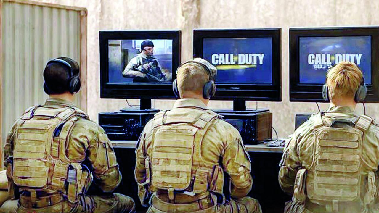 બ્રિટનમાં આર્મીમાં ઑફિશ્યલી ટ્રેઇનિંગ માટે ચોક્સ પ્રકારની કમ્પ્યુટર વિડિયો ગેમ્સ વાપરવામાં આવે છે.