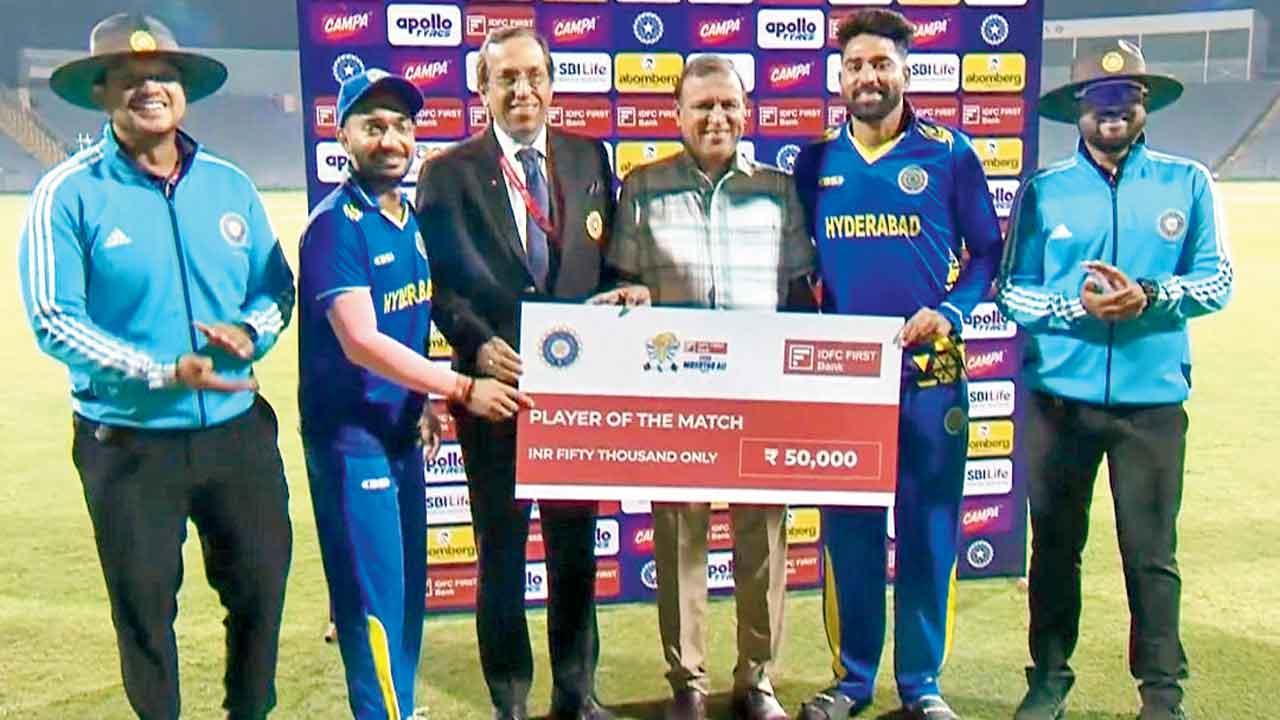 મુંબઈને હરાવ્યા બાદ સિરાજે દેખાડી દરિયાદિલી