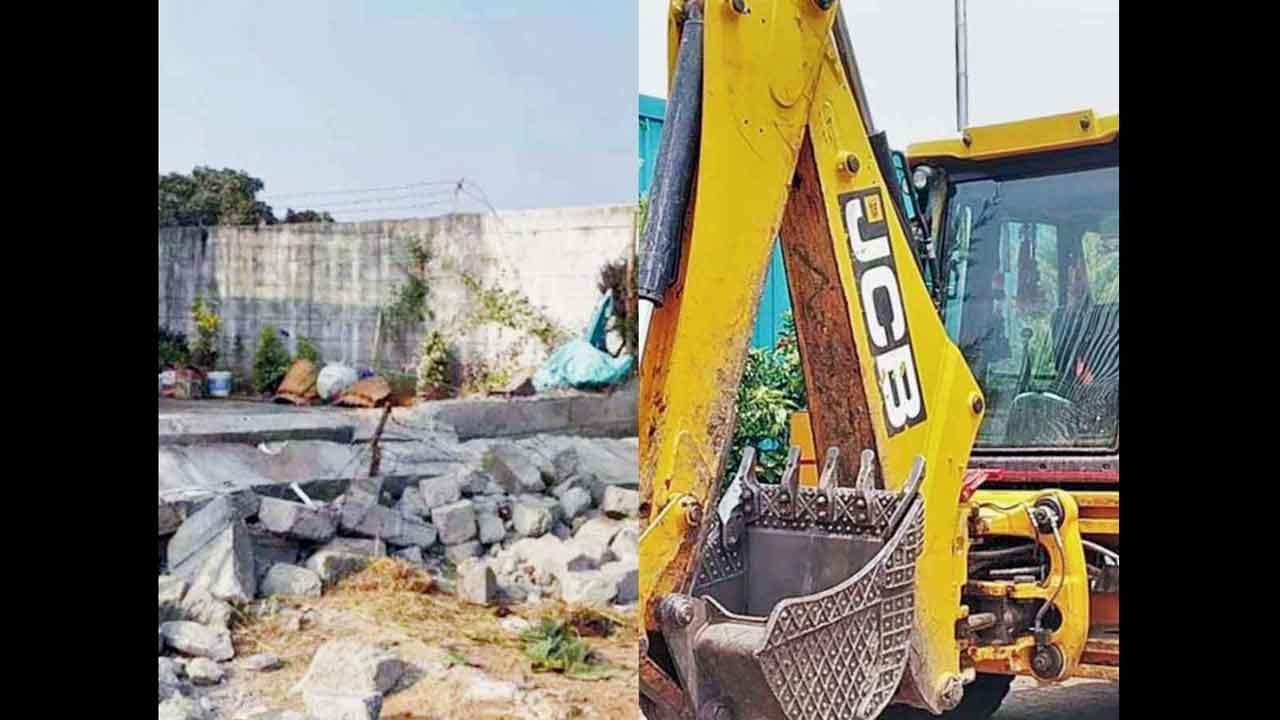 વારંવાર પત્ની પિયર જતી, કંટાળીને પતિ બુલડોઝર લઈને સાસરે ગયો ને ઘર તોડી નાખ્યું