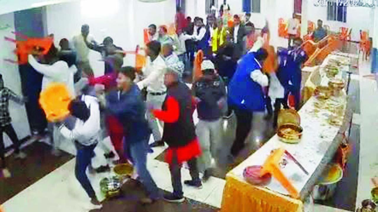 રસગુલ્લા ખૂટ્યા એટલે વર-કન્યા પક્ષ વચ્ચે ઝઘડો થયો, લગ્નસ્થળ બન્યું જંગનું મેદાન