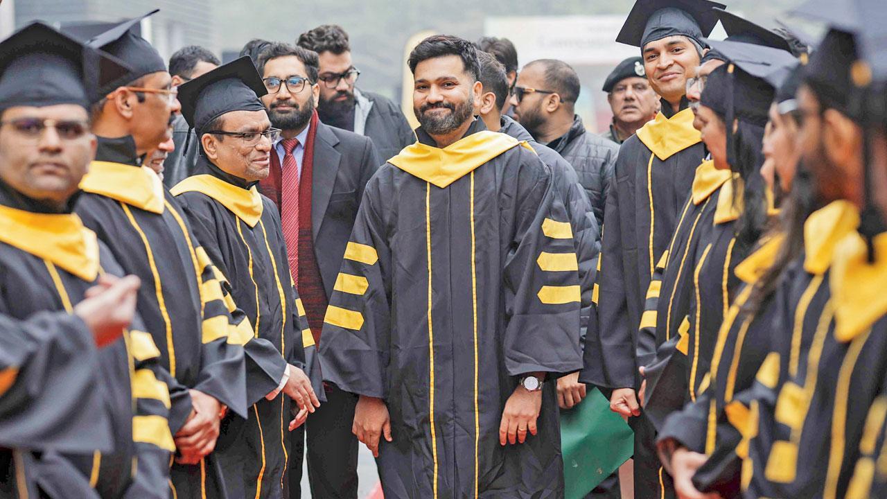 માસ્ટર્સ યુનિયન સંસ્થાના દીક્ષાંત સમારોહમાં રોહિત શર્મા