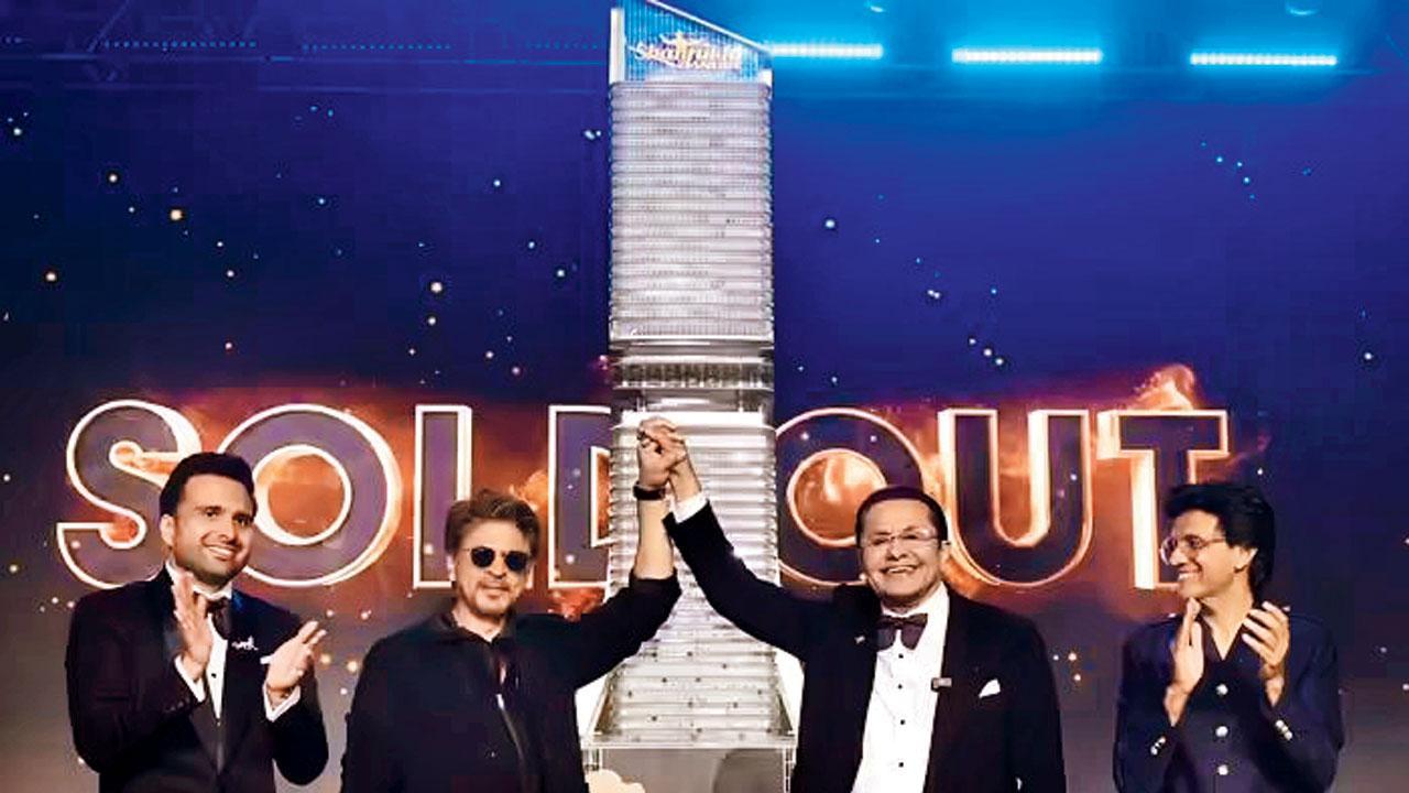 આ ઇવેન્ટમાં શાહરુખની એન્ટ્રીએ ચાર ચાંદ લગાવી દીધા