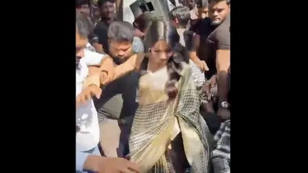 સમન્થા રુથ પ્રભુ ફૅન્સની ભીડમાં 