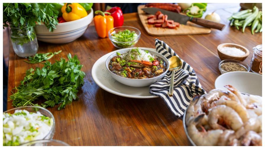 સી ફૂડ ગમ્બો લોકપ્રિય વાનગી છે