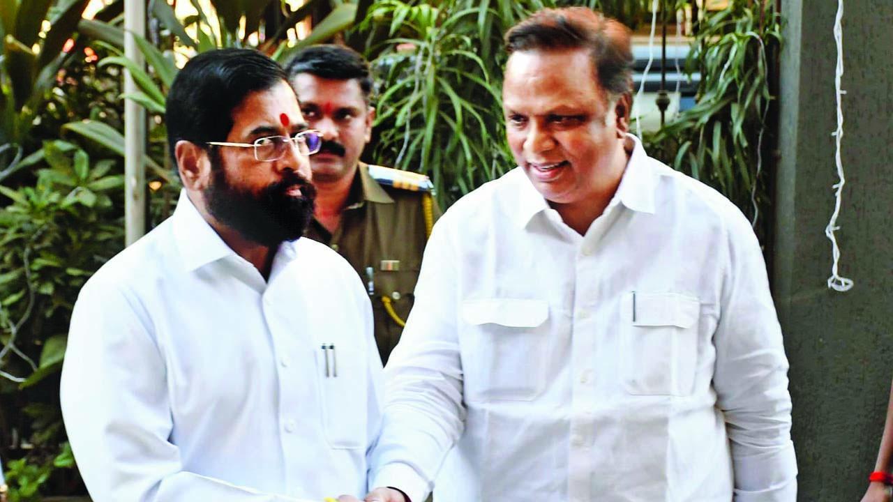 મીરા રોડમાં મીટિંગ પછી આશિષ શેલાર અને એકનાથ શિંદે.