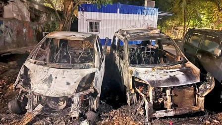 સળગી ગયેલી કાર 