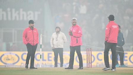 અમ્પાયર્સે ત્રણથી ચાર વાર પિચનું નિરિક્ષણ કરીને લીધો હતો અંતિમ નિર્ણય