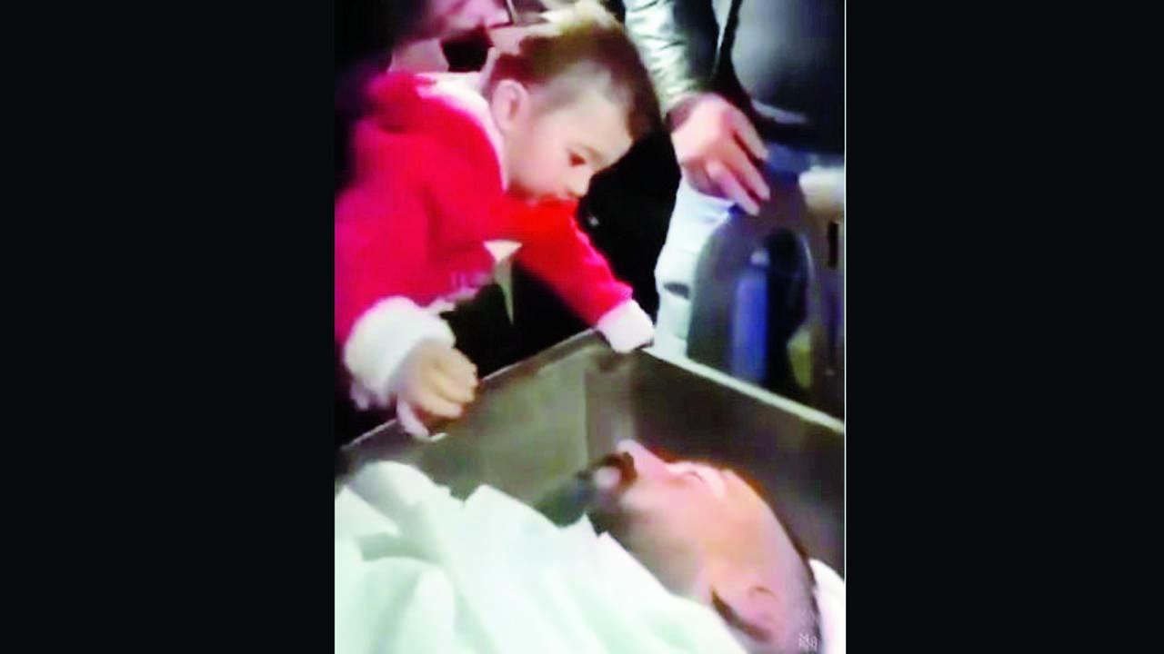 વાઈરલ વીડિયોમાંથી સ્ક્રીન શૉટ