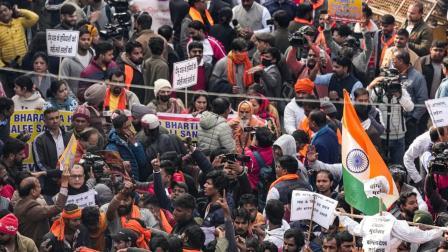 બાંગ્લાદેશમાં હિન્દુ યુવકની હત્યાના વિરોધમાં VHPના કાર્યકરો અને દિલ્હી પોલીસ વચ્ચે અથડામણ (તસવીરઃ પીટીઆઈ)