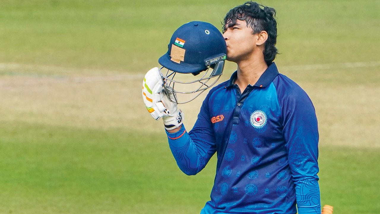 વૈભવ સૂર્યવંશીએ સદીની શાનદાર ઉજવણી કરી